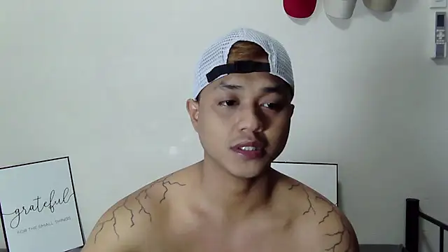 Show modela LonelyMark4u na web-kameri
