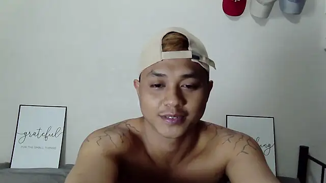 LonelyMark4un Webbikameraesitys