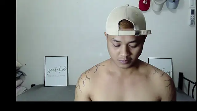 LonelyMark4un Webbikameraesitys