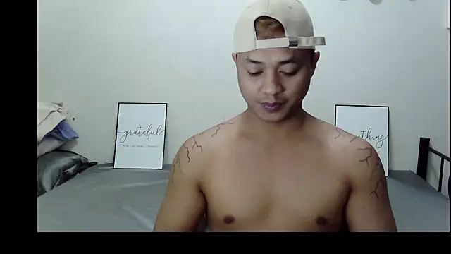 LonelyMark4u Show in webcam