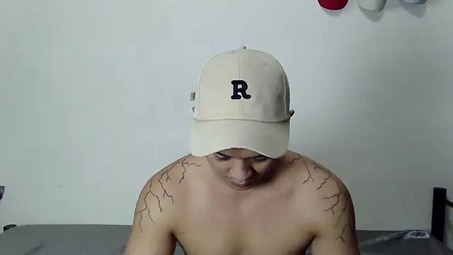 LonelyMark4u Show in webcam