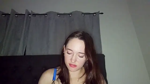 ItsEmilyrosexo's Webcam Show