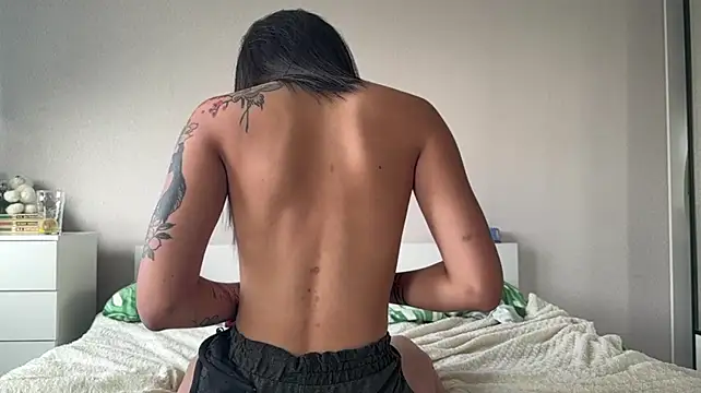 FatimaCarbonell Show in webcam