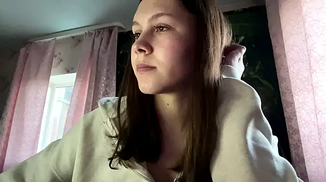 Pokazy przed kamerką – EmmaShyline