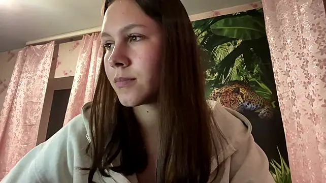 EmmaShyline Show in webcam