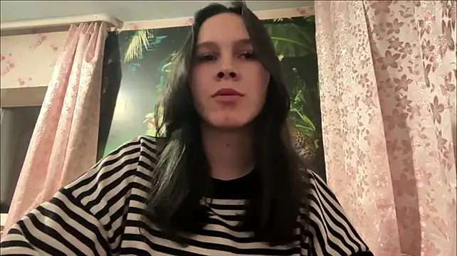 EmmaShyline's Webcam Show