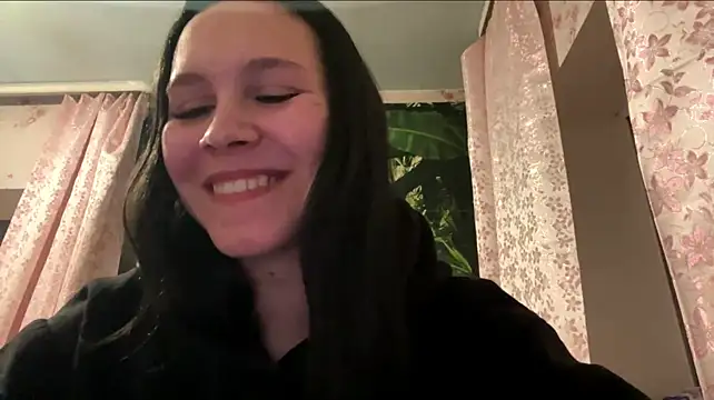 EmmaShyline's Webcam Show