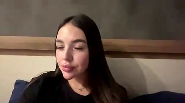 AntoninaPachew's Live XXX Chat