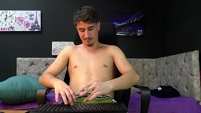 Show modela CaspianCove na web-kameri