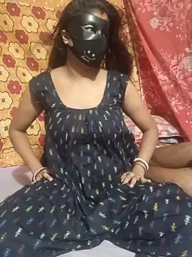 INDIAN-HEENA-BHABHI 网络视讯表演