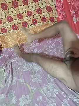 INDIAN-HEENA-BHABHI 网络视讯表演