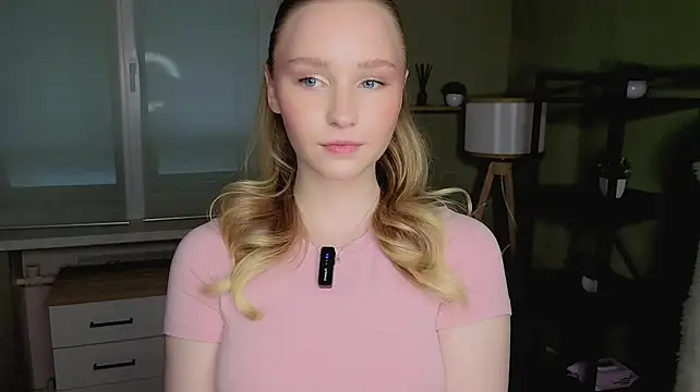 BlondeMiaX Webcam-Show