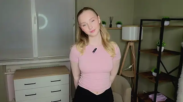 BlondeMiaX's Live XXX Chat
