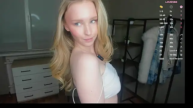 Chat XXX en directo de BlondeMiaX