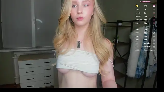 BlondeMiaX Webcam-Show