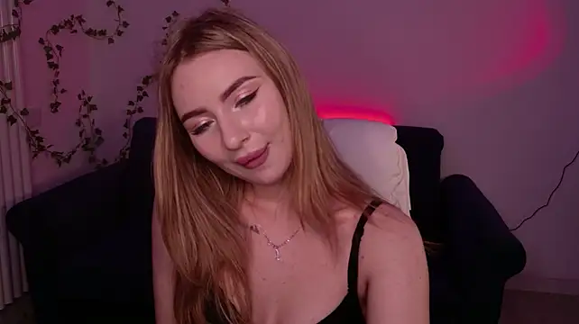 Larentiaa webcam show