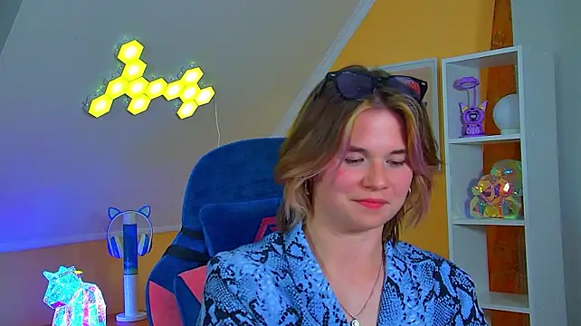 AliceAllard Adlı Modelin Canlı XXX Sohbeti