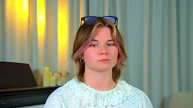 AliceAllard Chat XXX in diretta