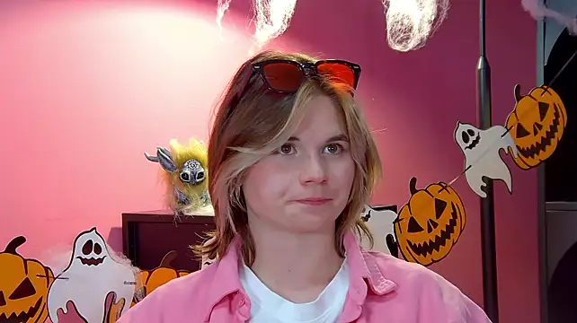 AliceAllard's Live XXX Chat