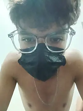 Show modela Hornyboy337 na web-kameri
