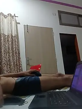 Hornyboy337のウェブカメラショー