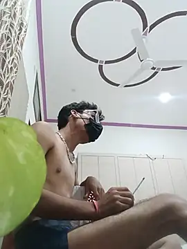 Hornyboy337: διαδικτυακό σόου στην κάμερα