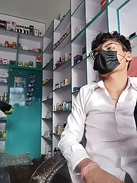 Hornyboy337: διαδικτυακό σόου στην κάμερα