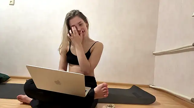 PlayFlirtyFiona Webcam Show