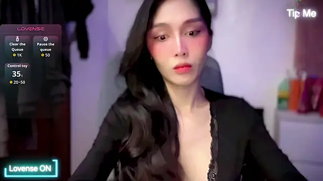 UrCravings 网络视讯表演