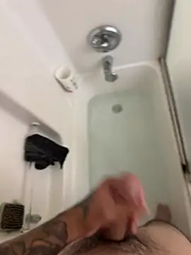 tattooesboyyy webcam show