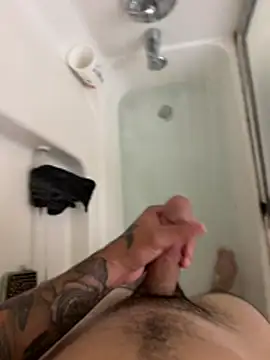 Show modela tattooesboyyy na web-kameri