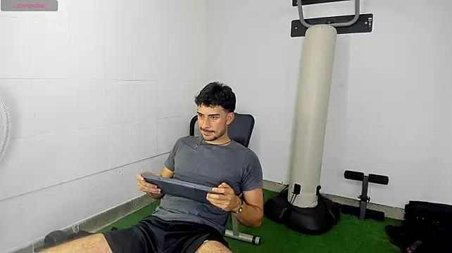 Theo_BossXn Webbikameraesitys