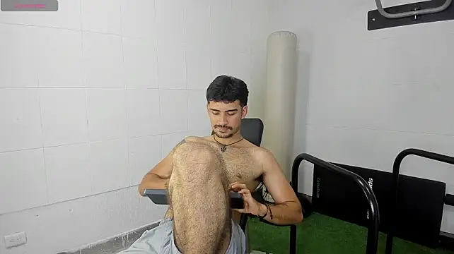 Show modela Theo_BossX na web-kameri