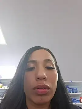 Chat +18 de marly_lovee ao vivo