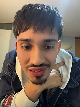 Mathias_vega Show in webcam