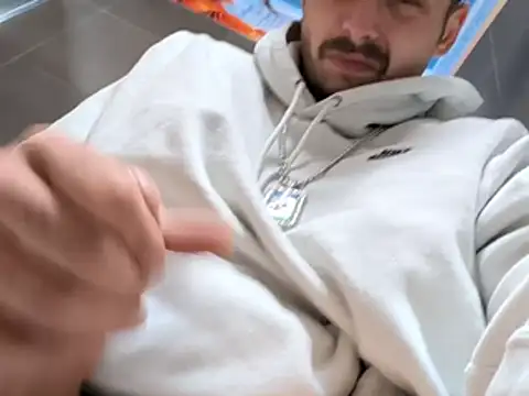 biggiewiththickD: διαδικτυακό σόου στην κάμερα