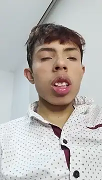 liamkozyのウェブカメラショー