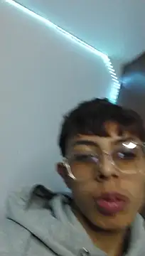 Show de liamkozy na webcam