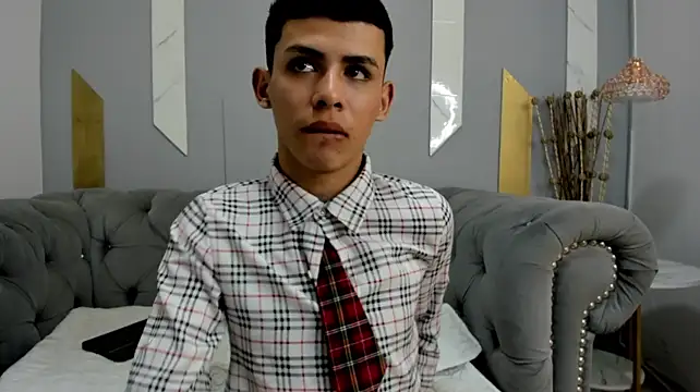 santi_twinkguy Webcam Show