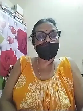 aditimukherjee533のライブXXXチャット
