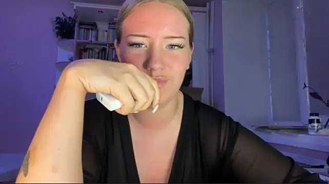 LisiKiss_ Adlı Modelin Web Kamerası Şovu