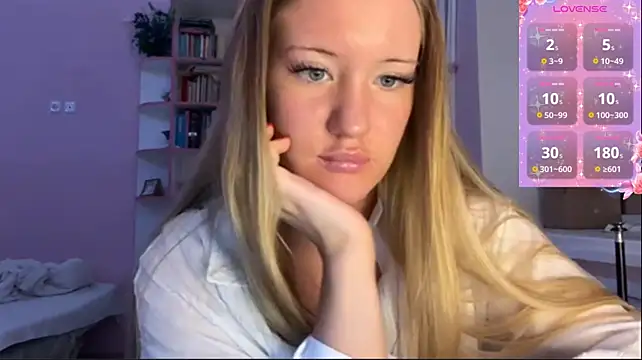 LisiKiss_ Show in webcam