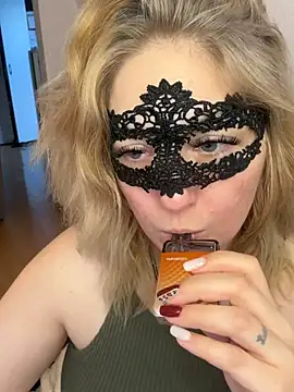 -CurvySecret- Chat XXX in diretta