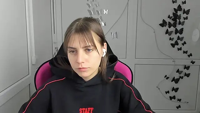 SoftBloomMira's Live XXX Chat