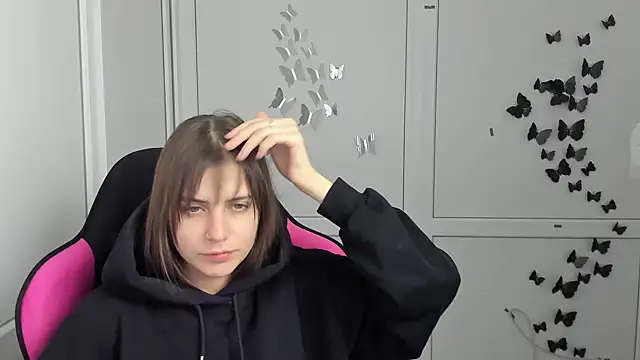 SoftBloomMira Webcam show