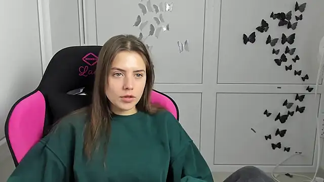 SoftBloomMira Pertunjukan Webcam