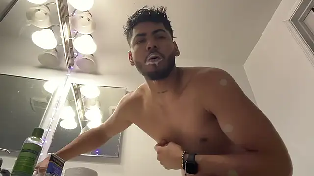 Karimfucku webcam show