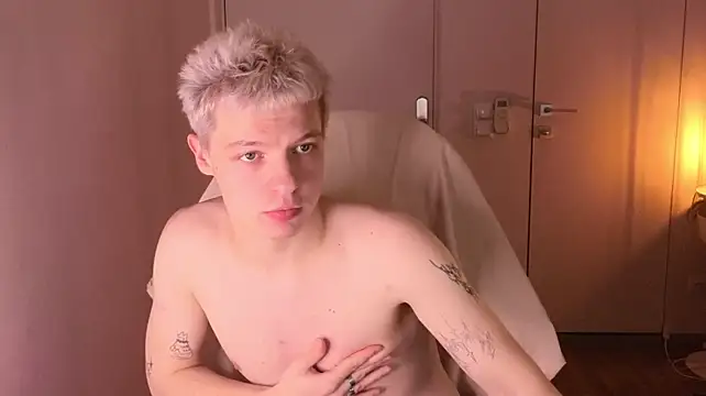 Moon_Kittn Webbikameraesitys