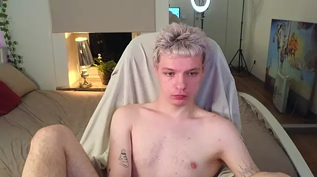Show modela Moon_Kitt na web-kameri