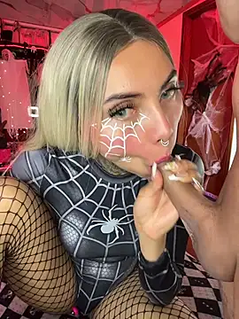 Milu_Honey Show in webcam